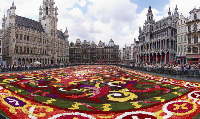 Brussels floral carpetBrussels CinquantenairePalace Square BrusselsKoniglicherpalast